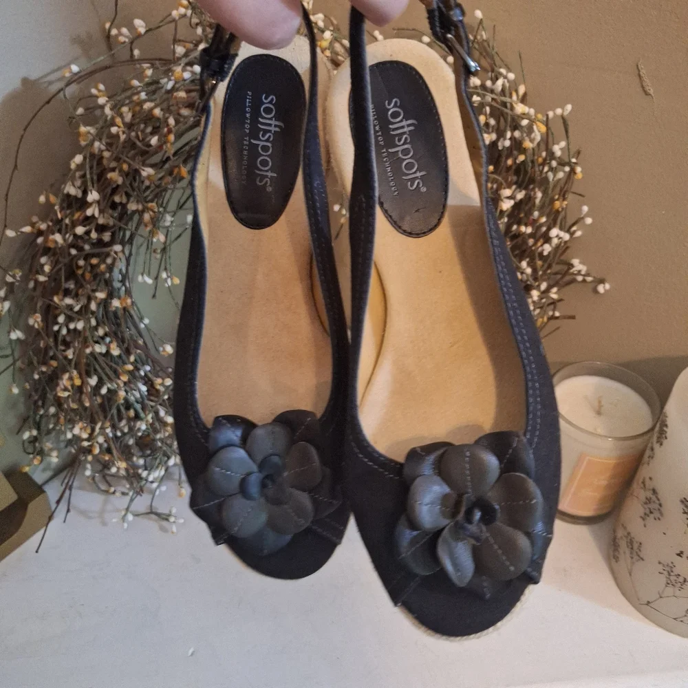 Softspots Black Espadrilles Canvas Sling Back Style 7.5 CUTE!